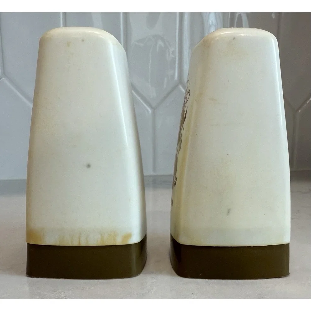 Vintage Salt and Pepper Shakers Mushrooms‎ And Flowers White Brown Set
